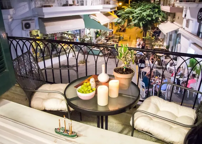 Artistic Getaway Home - Super Central