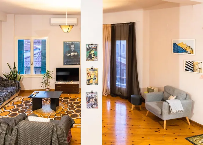 Artistic Getaway Home - Super Central